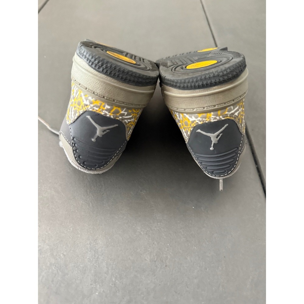 Jordan Flight 23 Cool Grey Del Sol Yellow Elephant Print 323949-071 Kids 10C - Picture 12 of 13